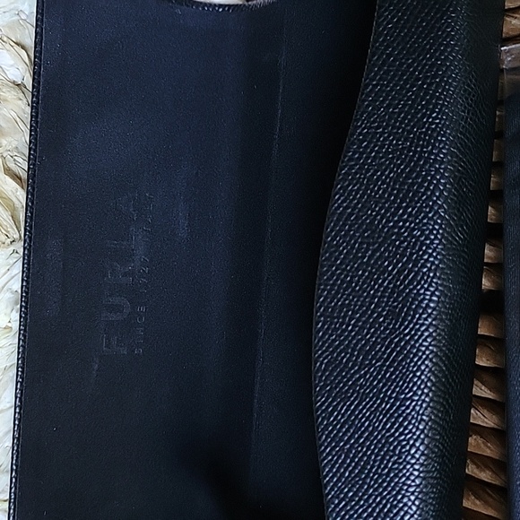 Furla black hard eyeglass/sunglass case with lens wipe - Picture 6 of 9